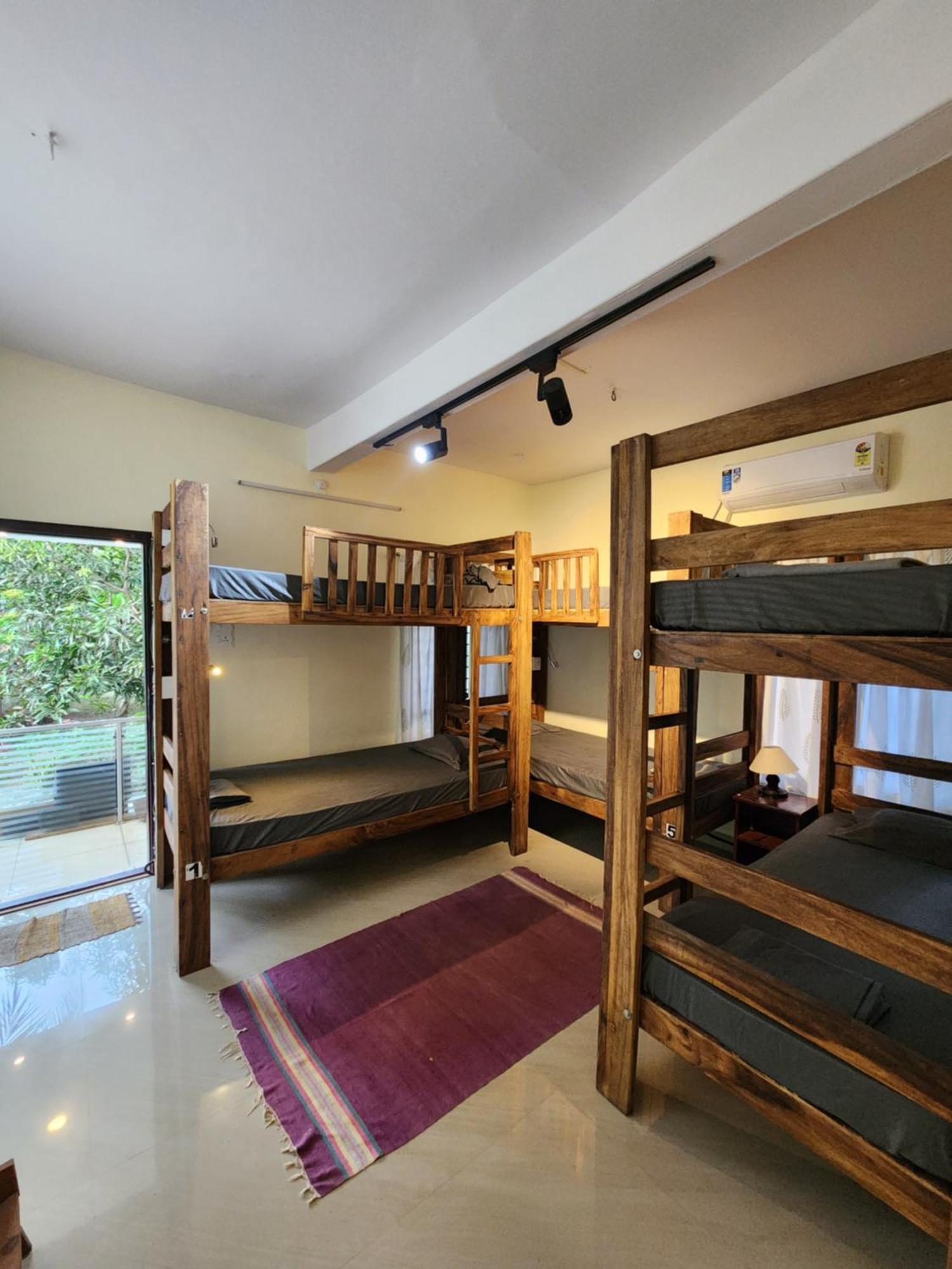 Cliff & Coral Hostel Varkala Bagian luar foto