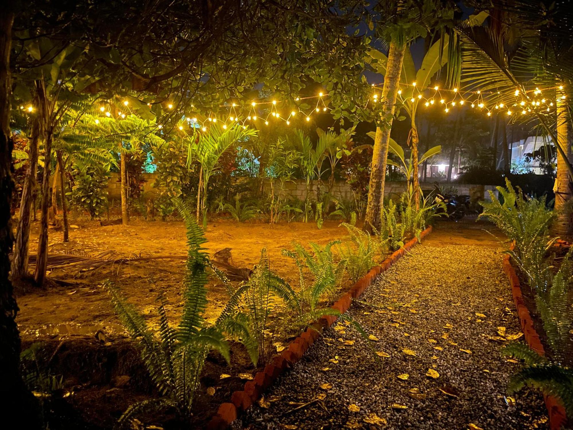 Cliff & Coral Hostel Varkala Bagian luar foto