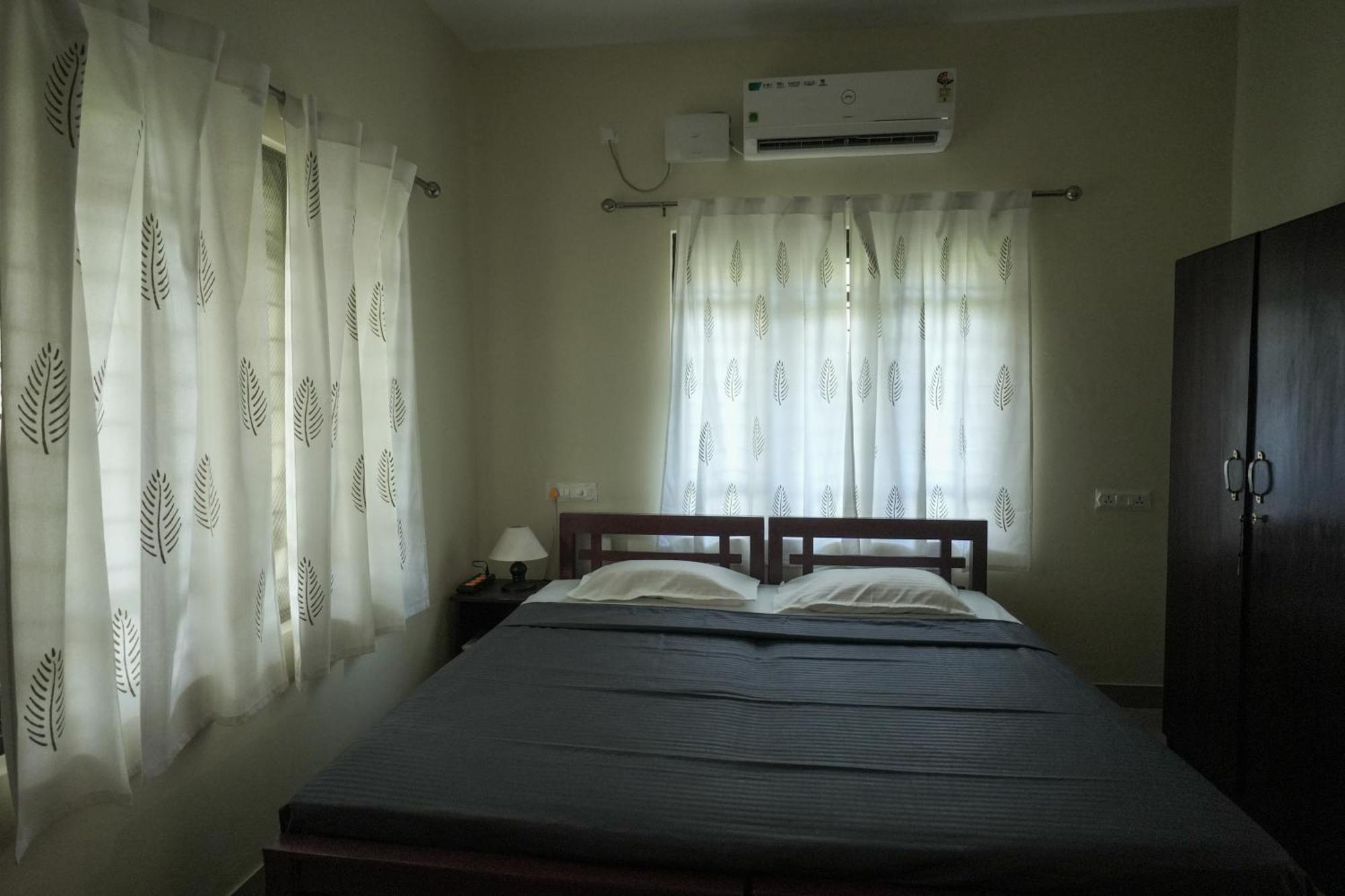 Cliff & Coral Hostel Varkala Bagian luar foto