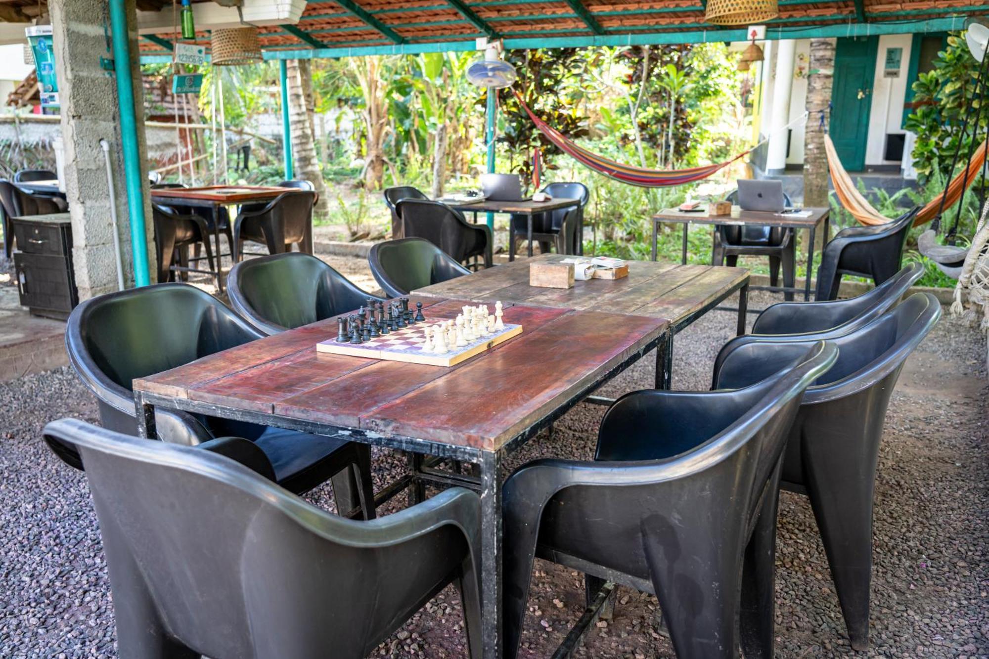Cliff & Coral Hostel Varkala Bagian luar foto