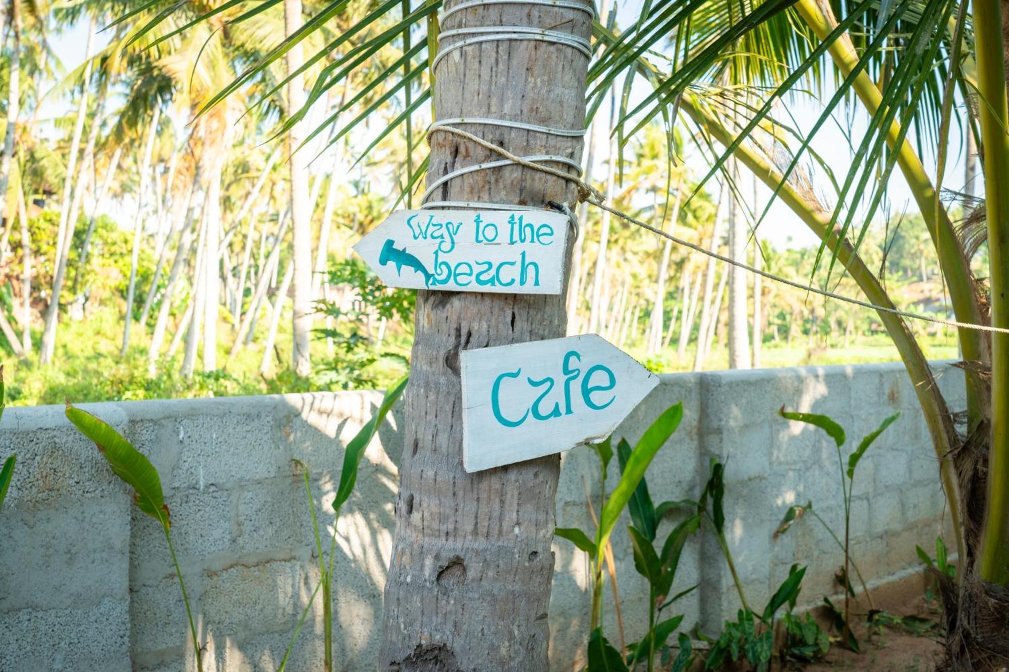 Cliff & Coral Hostel Varkala Bagian luar foto