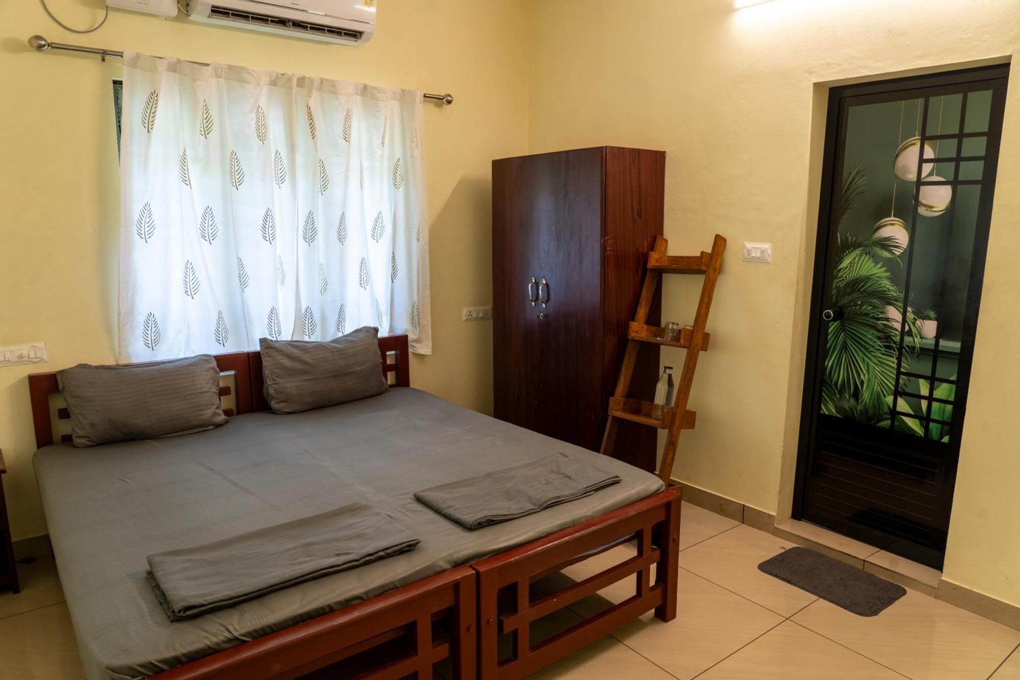 Cliff & Coral Hostel Varkala Bagian luar foto