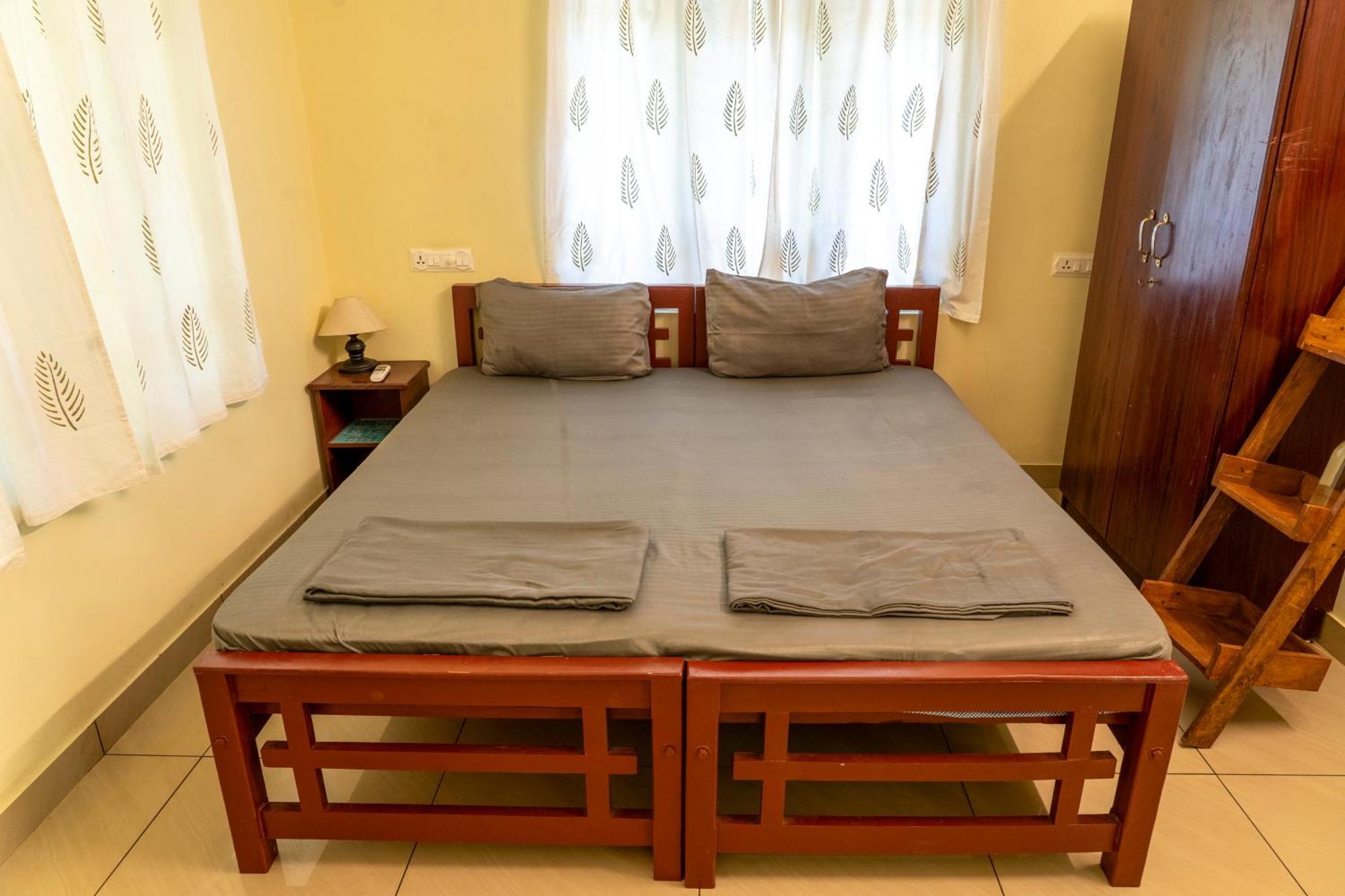 Cliff & Coral Hostel Varkala Bagian luar foto
