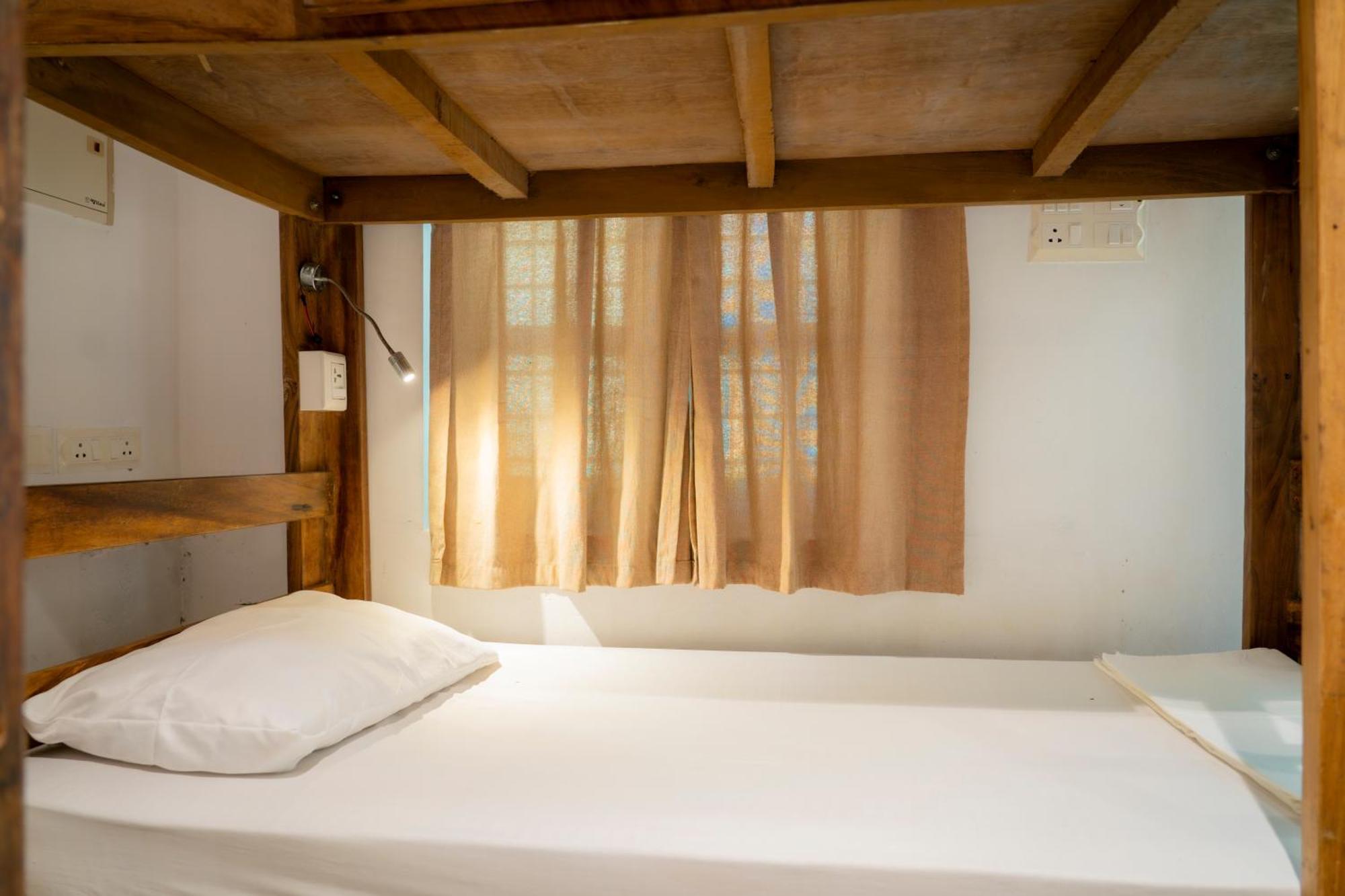 Cliff & Coral Hostel Varkala Bagian luar foto