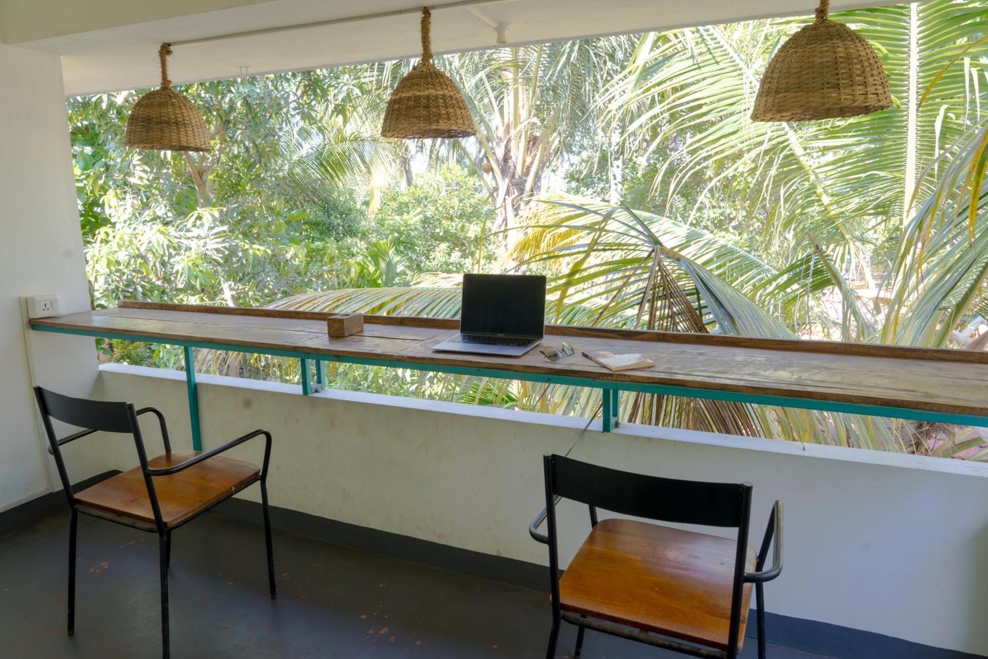 Cliff & Coral Hostel Varkala Bagian luar foto