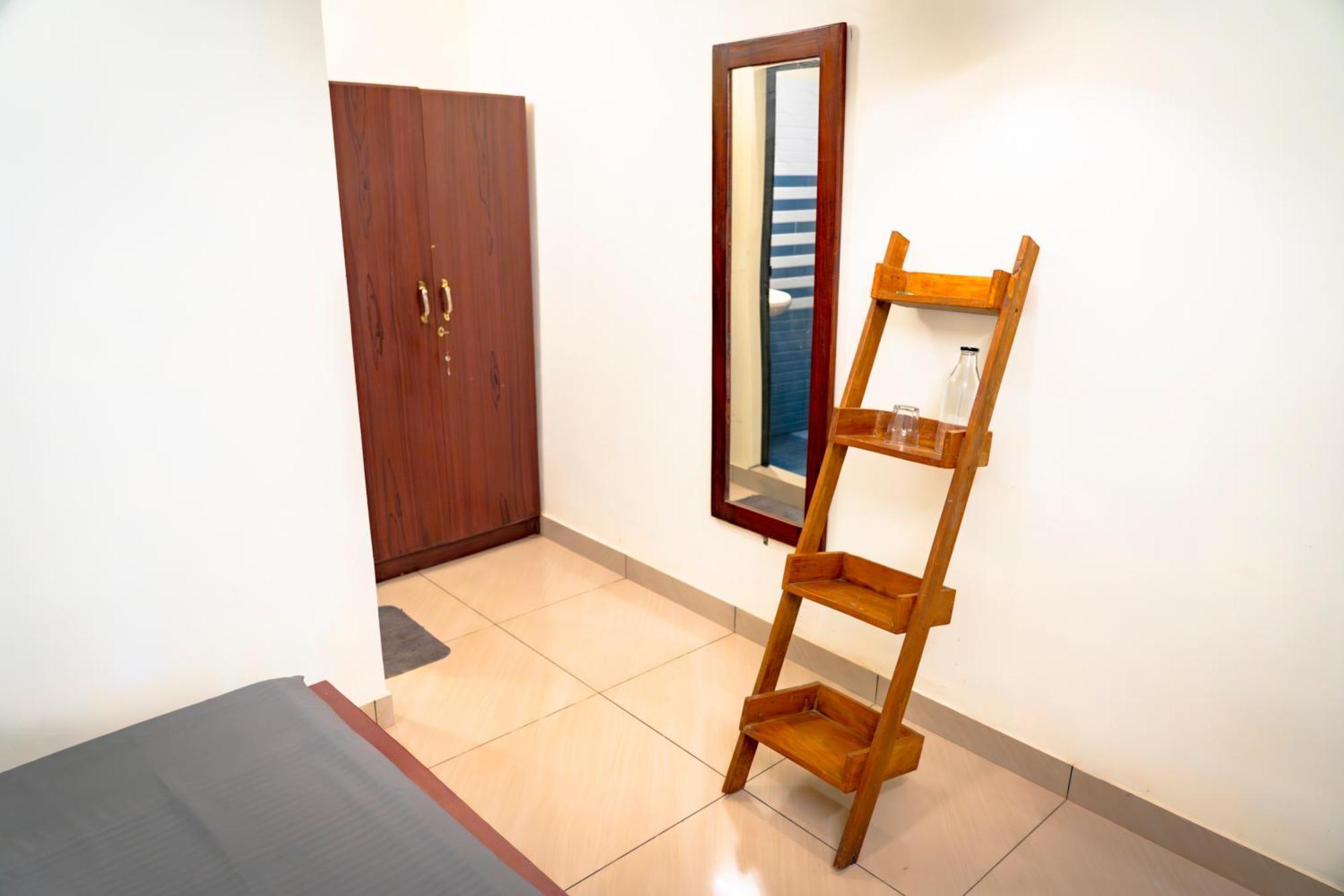 Cliff & Coral Hostel Varkala Bagian luar foto