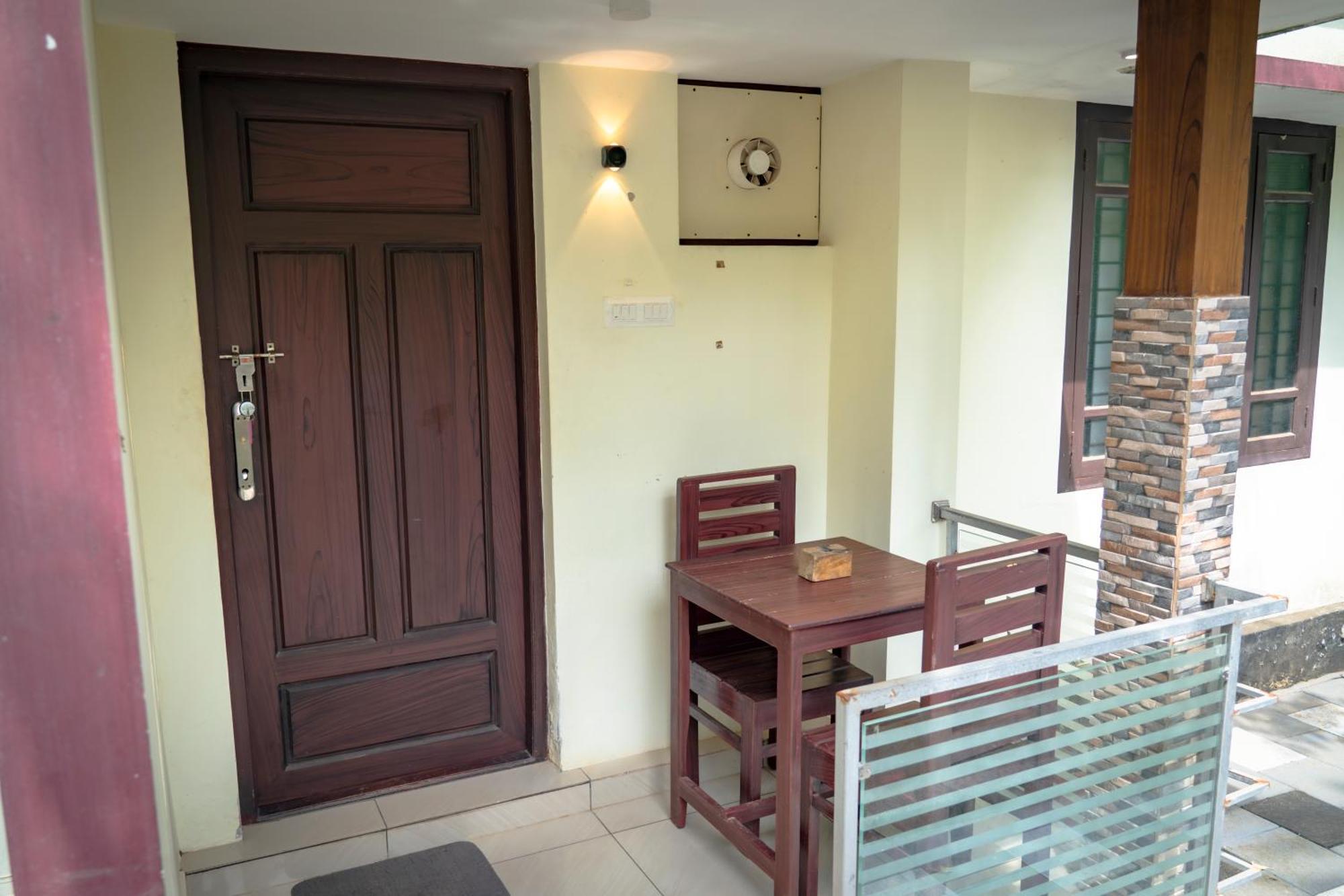 Cliff & Coral Hostel Varkala Bagian luar foto